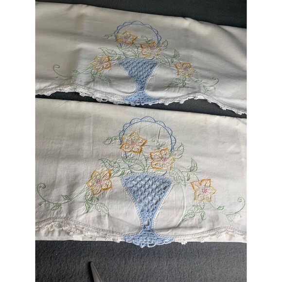 Vintage embroidered pillowcases set of 2 floral basket design white cotton lace - Picture 6 of 11